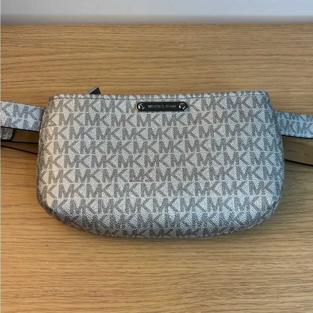 Michael Kors Silver Monogram Logo Belt Bag Pack L/XL 556195‎ Mens Womens